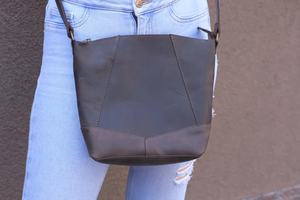Vente en gros de sacs fourre-tout en cuir véritable sacs à main à bandoulière mode pour femmes sacs à main avec lanière en cuir pour dames - Product Image 6