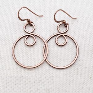 Pendientes de Disfraz Chapados en Oro 2025, Pendientes de Latón Negro con Diseño Geométrico, Joyería de Halloween, Pendientes de Disfraz Vintage de Latón, Joyería de Moda - Product Image 1