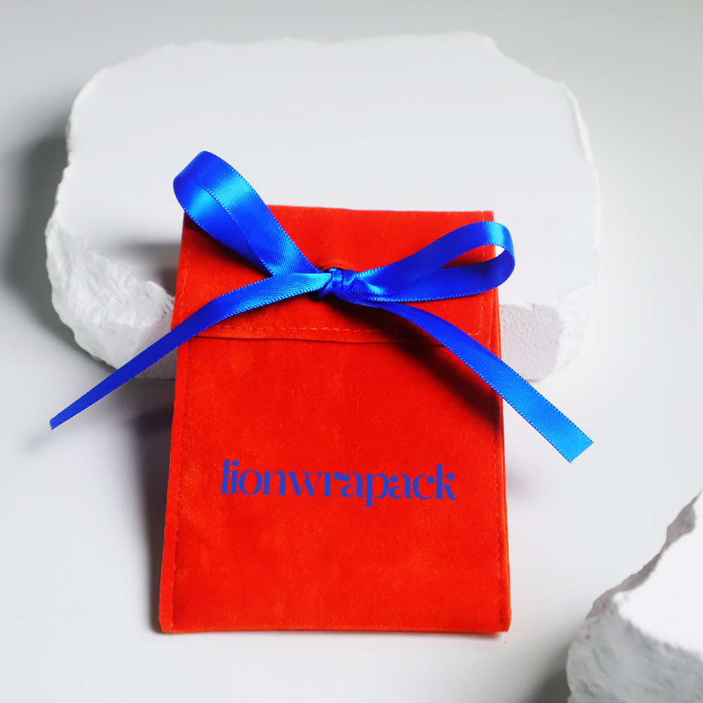 Lionwrapack Custom Luxury Velvet Gift Pouch with Ribbon Drawstring Jewelry Packaging Bag for Necklace Bracelet