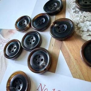 Botón Natural de Cuerno de Búfalo al por Mayor, Acabado en Blanco para Accesorios de Ropa, Alta Calidad - Product Image 3