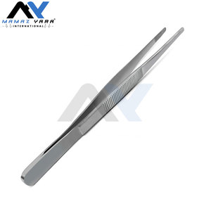 Juego de Instrumentos Quirúrgicos Veterinarios para Recorte y Amputación de Orejas, con Mango de Bisturí, Cuchillas, Tijeras, Pinzas, Pinzas para Orejas y Estuche con Cierre - Product Image 4