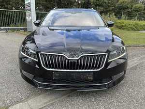 Sedán Usado en Venta 2024, Excelente Estado, Automático, Asientos de Cuero Eléctricos, Techo Panorámico, Cámara Trasera 360, Diésel - Product Image 3