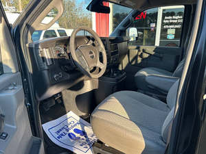 GMC Savana LT 3500 Extended RWD Plus 2021 Usada en Excelentes Condiciones, Sin Accidentes, Volante a la Izquierda/Derecha - Product Image 4