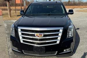 Cadillac Escalade 2020 Usada en Buen Estado, 4x4 de Lujo, Motor V8 de 6.2 Litros, Tracción en las Cuatro Ruedas, Tres Filas de Asientos - Product Image 6