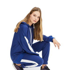 Venta caliente Ropa deportiva para mujer Slim Fit Conjunto de chándal transpirable Logotipo personalizado hecho en Pakistán La mejor calidad para la temporada de invierno - Product Image 1