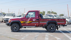 รถมือสอง Toyota Land Cruiser 79 Pickup 5 ประตู 5 ที่นั่ง SUV 8 สูบ 4.5L ดีเซล เกียร์ธรรมดา พวงมาลัยซ้าย เบาะผ้าสีเข้ม ปี 2020 จากเจ้าของคนแรก - Product Image 3