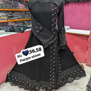 เสื้อผ้ามุสลิมแบบดั้งเดิมและเครื่องประดับปักด้วยมือหรูหราของผู้หญิง - Product Image 1