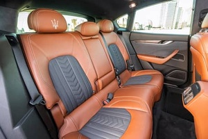 Maserati Levante GranLusso 2018, V6 biturbo de 345 ch, transmission intégrale, couleur Verde Ossido Metallic - Product Image 4