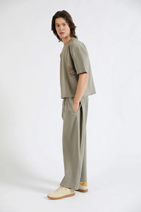 เสื้อยืดผ้าฝ้ายโอเวอร์ไซส์ทรงกล่องพอดีตัวแบบวินเทจเสื้อผ้าฝ้าย100% โอเวอร์ไซส์โชว์ไหล่ด้านหน้า - Product Image 2