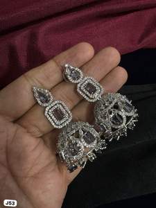 ENSEMBLE DE BOUCLES D'OREILLES DE STYLE CLASSIQUE EN DIAMANTS AMÉRICAINS POUR MARIAGES ENSEMBLE DE BOUCLES D'OREILLES DE STYLE CLASSIQUE À LA MODE POUR FEMMES ET FILLES - Product Image 4