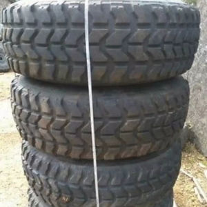 Neumáticos de camión usados de caucho negro de calidad 100%, incluidos tubos interiores y neumáticos PCR sólidos para exportación - Product Image 6