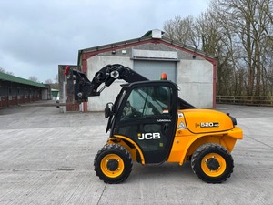 Chariot télescopique contrepoids JCB 520-40 AGRI, capacité de 2 tonnes, chariot élévateur tout-terrain, moteur diesel, 4 roues motrices, longueur de la fourche de 1200 mm, garantie de 3 ans - Product Image 5