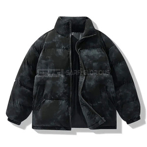 Vente en gros Manteau d'hiver pour hommes Veste d'extérieur bouffante de couleur unie avec capuche Logo personnalisé Style décontracté Fermeture à glissière Motif teint - Product Image 3