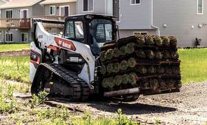 Chargeuse compacte Bobcat T66 à chenilles, moteur diesel Perkins, boîte de vitesses à haut rendement, PLC, en vente - Product Image 4