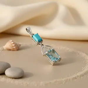 Elegante Colgante de Plata 925 con Gema Azul para Mujer, Baño de Rodio, Acabado en Oro Rosa y Oro, Amuleto Religioso con Patrón Numérico - Product Image 3