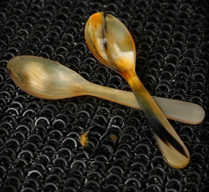 Cuillère en corne de bœuf de luxe de qualité supérieure, couleur naturelle, polie, à prix raisonnable - Product Image 3
