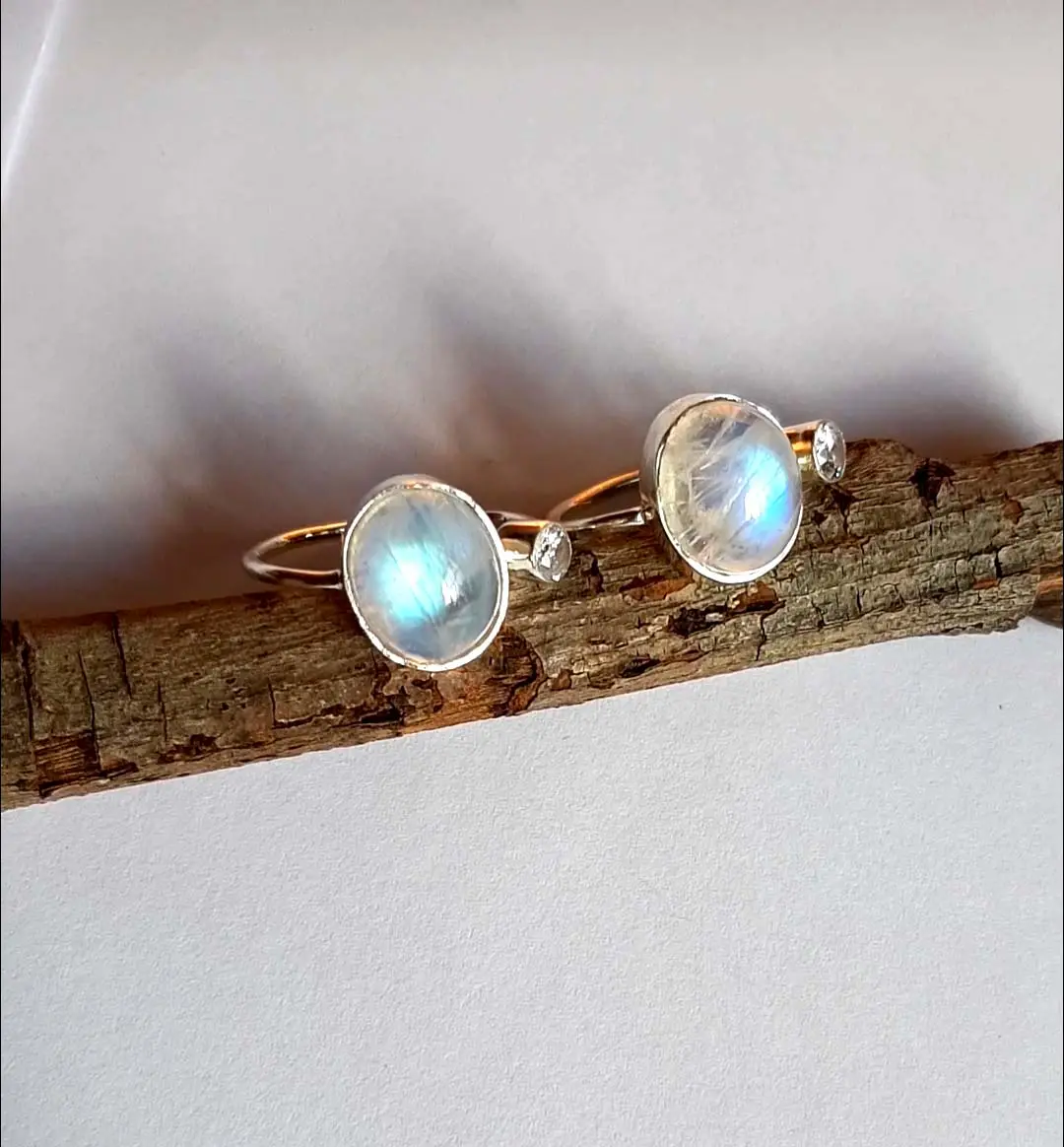 Daily Wear Rainbow Moonstone Jewelry Trendy Silver Plated Bezel Set Ring For Men Gift Jewelry Natural Gemstone Jewelry