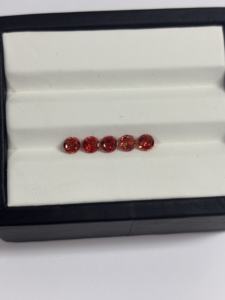 Gran oferta: Gemas sueltas de corindón padparadscha sintético cultivado en laboratorio con vibrante juego de colores para la fabricación de joyas - Product Image 2