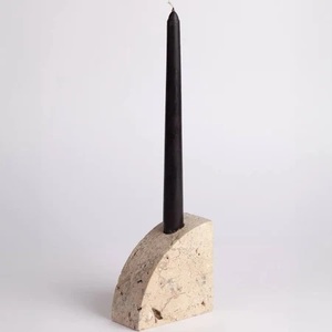 Porte-bougie en pierre de travertin moderne à nervures, design minimaliste artisanal, élégance intemporelle et présentation stable pour tout décor - Product Image 3