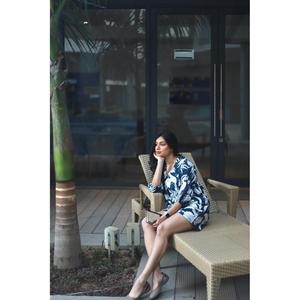 Conjunto de 2 Piezas Peacock Garden, Top Corto de Algodón y Pantalones Cortos, Uso Diario, Escote en V, Cuello con Lazo de Fibra de Bambú, Tallas XS-5XL - Product Image 3