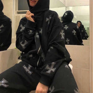 เสื้อฮู้ดผู้ชายผ้าฟลีซแบบมีซิปมีลายปัก - Product Image 4