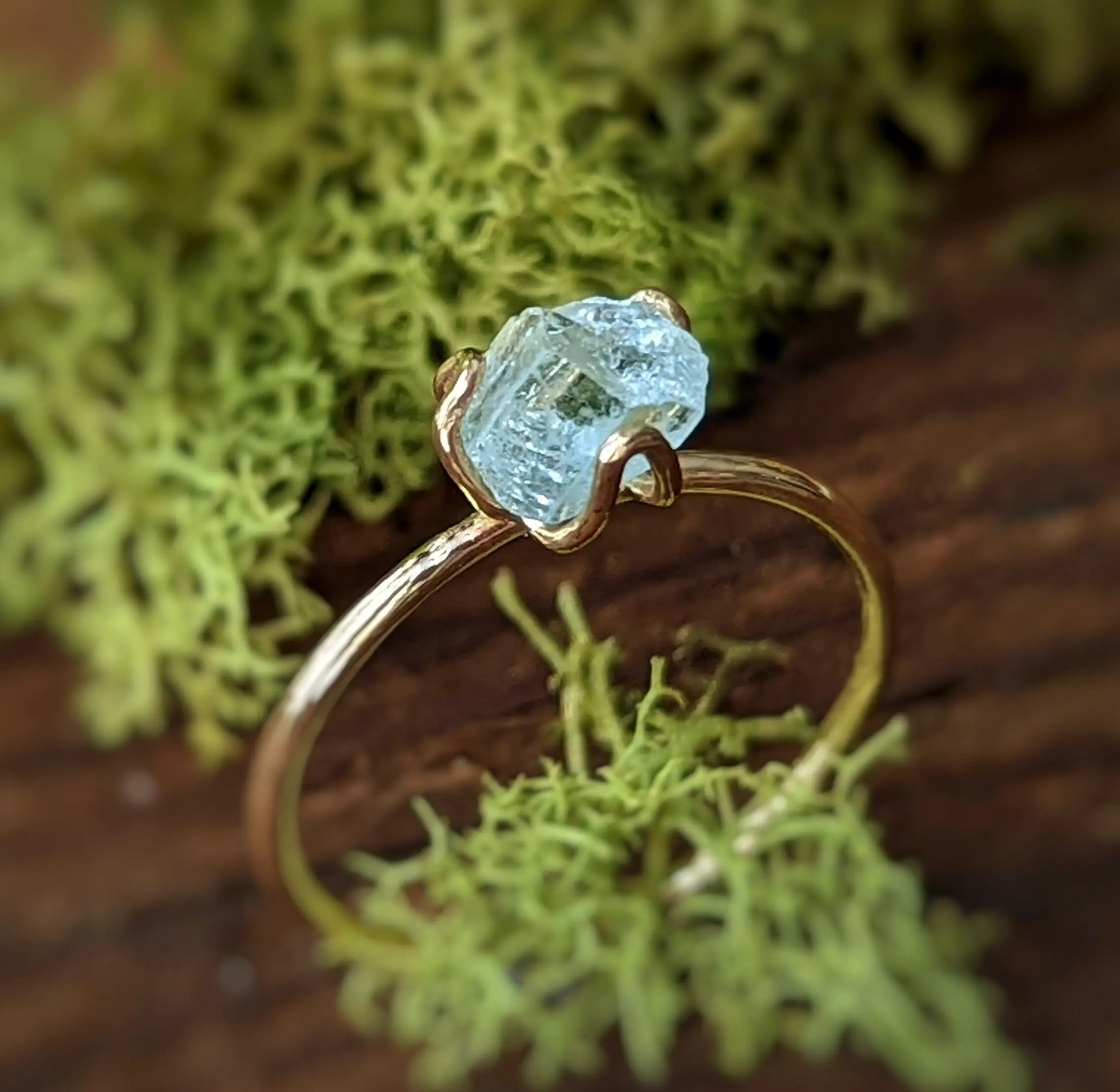 Cincin perak Topaz biru mentah alami buatan tangan 925 perak murni cincin batu permata mentah cincin batu permata alami tanpa potongan hadiah khusus