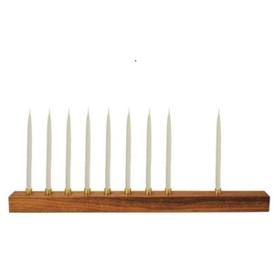 Bougeoir élégant en bois Menorah Hanukkah avec accents en métal Design de bloc rectangulaire fait à la main 9 fentes pour bougies TENDANCE moderne - Product Image 5