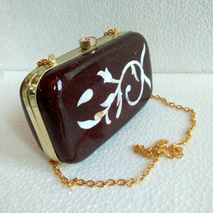 Bolso de Mano de Resina Bohemio de Lujo Hecho a Mano y Personalizado para Bodas y Fiestas, con Diseño Moderno y Personalización de Logotipo en Color - Product Image 1