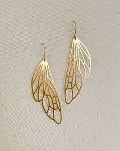 Pendientes largos de latón colgantes para mujer con gotas en forma de campana y acabado oxidado para declaraciones de moda india audaces - Product Image 3