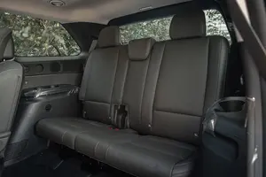 Auto 2024 Coupé Turbo con Asientos de Cuero, Tracción en las Cuatro Ruedas, Bajo Kilometraje, Caja de Cambios Automática, Volante a la Izquierda, Combustible Gasolina/Eléctrico - Product Image 5