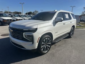Chevrolet Tahoe High Country V8 6.2L RWD d'occasion propre 2025 - Product Image 3