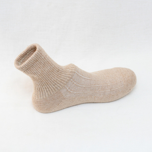 Chaussettes en laine à énergie naturelle: chaussette en laine mongole de qualité supérieure pour la chaleur, le confort et la vitalité - Product Image 1