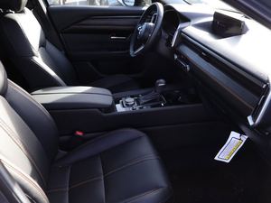 รถ SUV ปี 2025 CX-50 ไฮบริด พรีเมียม ขับเคลื่อนสี่ล้อ ไมล์น้อย เกียร์ CVT เครื่องยนต์ 2.5L I4 - Product Image 2