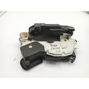 VOLKSWAGEN Passat Variant B8 (3G5, CB5) (14>) ตัวล็อคด้านหน้าซ้าย 6r5e1837015 - Product Image 2