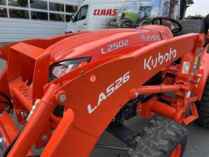 Tractor Kubota 4x4 Usado de 35HP, Mini Tractor Compacto Utilitario en Venta - Product Image 2