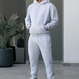 Fábrica de chándales personalizados para hombre, producción OEM con bordado de logotipo, impresión y embalaje listo para venta al por menor - Product Image 3