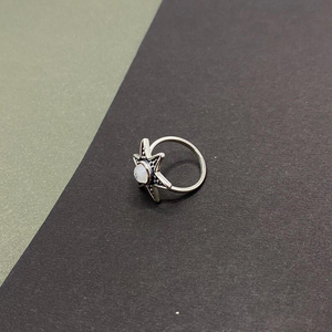 แหวนรูปดาวมูนสโตนสีรุ้ง 925 เงินสเตอร์ลิงเครื่องประดับทำด้วยมือสำหรับหญิงสาววันเกิดของขวัญวันครบรอบแหวนทำด้วยมือ - Product Image 4