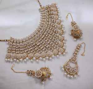 Conjunto de Gargantilla y Pendientes Jhumka de Lujo, Estilo Étnico Indio, Chapado en Oro, con Esmeralda Real y Kundan Blanco, para Bodas y Aniversarios - Product Image 1