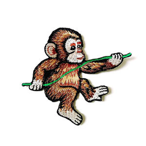 Usine promotionnelle d'écusson de broderie 3D personnalisée en gros fournit directement des insignes d'écusson brodés - Product Image 1