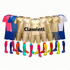 Kit de maillot de football pour adultes avec conception personnalisée OEM fournisseur de maillot en polyester à impression numérique vêtements de sport uniforme d'équipe personnalisé - Product Image 1