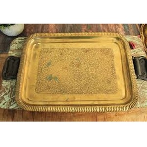 Vente chaude Laiton Décoratif Plateaux De Service À La Mode Prix Le Plus Bas Moderne Petit Déjeuner Plateau Table D'appoint Fabricants Plateau De Service - Product Image 1