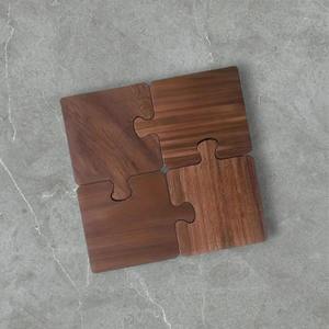 Dessous de verre en bois Design Premium de 4 pièces - Product Image 1