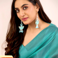 Sari en tissu uni 100% polyester mélangé à la soie, très demandé, pour vêtements, disponible à un prix abordable en Inde