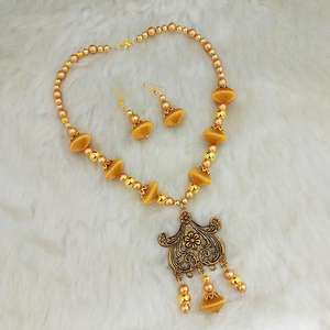 Jeweljunk Fine Vintage Gold Plated Beige Thread Collar Set 18K Chapado en acero inoxidable con piedras de circón para regalo - Product Image 1