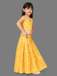 Ensemble Lehenga Choli traditionnel jaune Bandhani pour enfants de Shoryam Fashion |   Tenues de fête de mariage Diwali entièrement cousues pour filles, prêtes à porter - Product Image 3