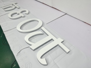 Lettres 3D rétroéclairées populaires et très vendues, laquées <span class=keywords><strong>blanc</strong></span> mat, avec éclairage <span class=keywords><strong>LED</strong></span> halo, logos de marque commerciaux haut de gamme, garantie 3 ans - Product Image 4