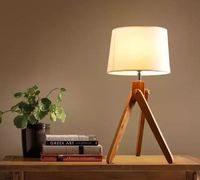 Lampe de table en bois moderne PineCraft International de qualité supérieure, avec trépied, éclairage LED électrique, AC 220V, abat-jour réglable personnalisé, hôtel