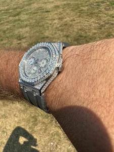 Reloj de Diamantes Moissanite para Hombre, Estilo Hip Hop, con Correa de Goma y Caja de Acero Inoxidable, Esfera con Corte de Hielo, Aspecto Elegante y Moderno para la Moda Urbana - Product Image 5