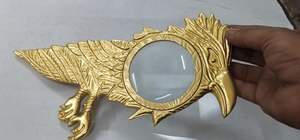 Lupa de Mano Decorativa de Aluminio Metálico con Acabado Amarillo - Product Image 6