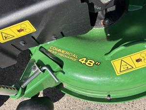 เครื่องตัดหญ้าแบบนั่งขับ John Deere X950R 48V 2 จังหวะ 196cc สำหรับงานเกษตร ตัดหญ้าในสวน ราคาประหยัด ใช้งานได้เต็มประสิทธิภาพ - Product Image 5